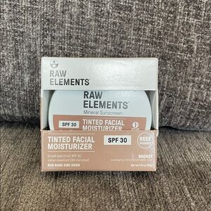 Raw Elements Tinted Facial Moisturizer